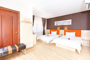 7 Days Premium Hotel