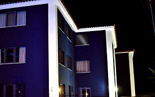 CHROMA Lodge Pikermi