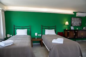 CHROMA Lodge Pikermi