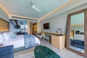 Renaissance Cancun Resort & Marina