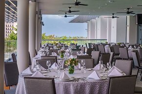 Renaissance Cancun Resort & Marina