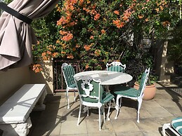 123 Ocean View Drive Apartment