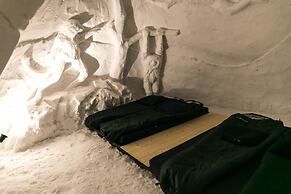Blacksheep Village Igloo Chamrousse