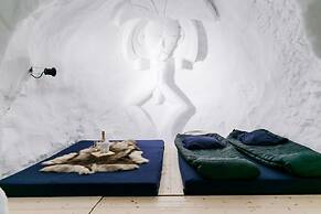 Blacksheep Village Igloo Chamrousse