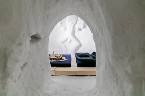 Blacksheep Village Igloo Chamrousse
