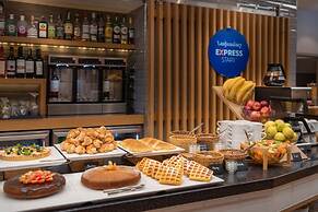 Holiday Inn Express Yerevan by IHG