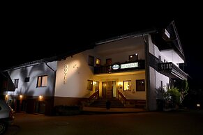 Garni Hotel & Ferienwohnungen Seeschlößchen