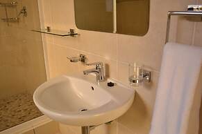 Caulfield self Catering