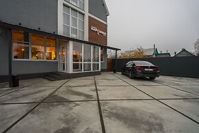 Stantsiya Narodnaya Hotel