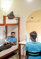 Locomo Hostel OG - Stay Work Eat