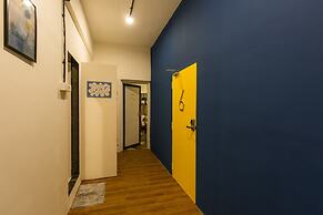 Locomo Hostel OG - Stay Work Eat
