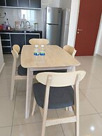 Raffles Suites Homestay
