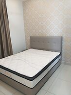 Raffles Suites Homestay