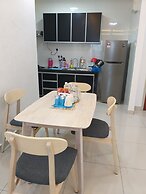 Raffles Suites Homestay
