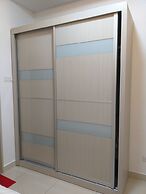 Raffles Suites Homestay