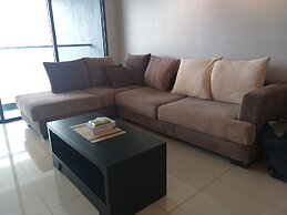 Raffles Suites Homestay