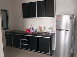 Raffles Suites Homestay