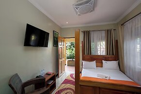 Palm Gardens and Guest House