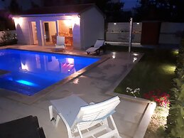 Apartments Maestral