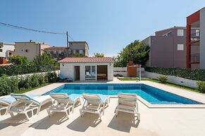 Apartments Maestral