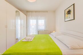 Apartments Maestral