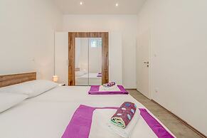 Apartments Maestral