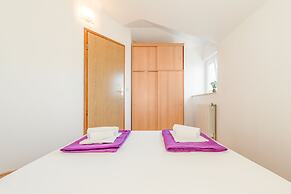 Apartments Maestral