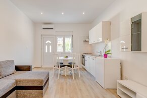 Apartments Maestral