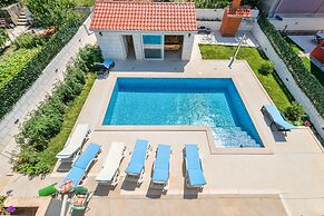 Apartments Maestral