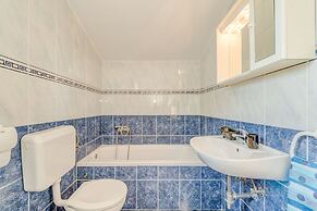 Apartments Maestral