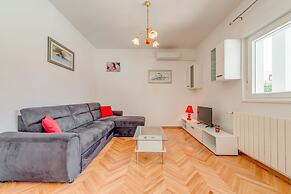 Apartments Maestral