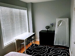 Entire 3 Bedroom Townhouse in Markham