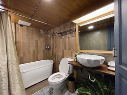 Central Old Town Cottage