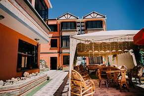 Las Tholas Hotel
