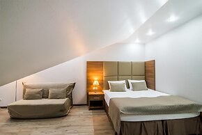 River Star Hotel