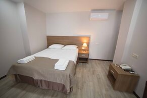 River Star Hotel