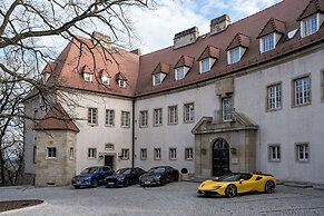 FOREST HOTEL