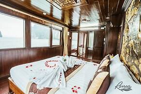 Renea Cruises Halong