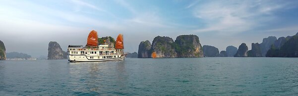 Renea Cruises Halong