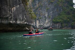 Renea Cruises Halong