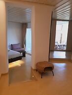 Klidon Dreamy Living Suites