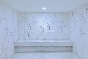 Fawkner Apartment 1B1B