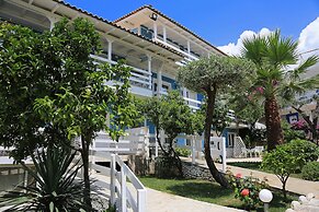 Drymades Resort