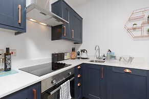 Dollar Apartments at 39