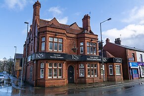 The Apartment No 2 The Old Red King Pub