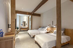 Old Street Moye Inn