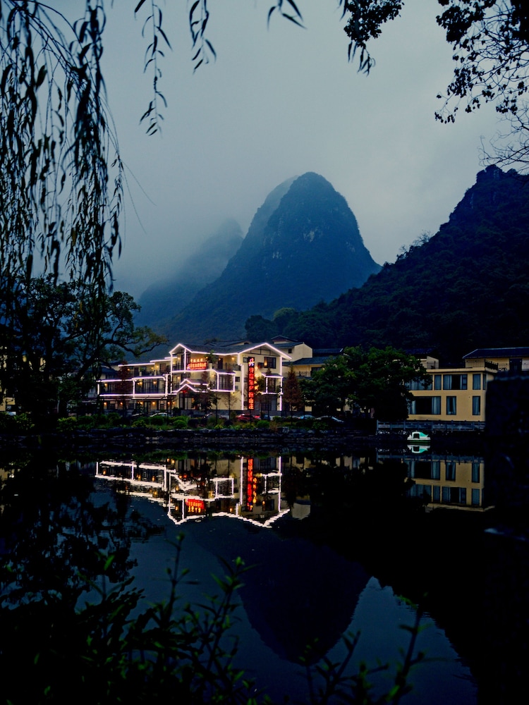 FangLian Lake Holiday Resort