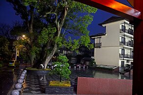 FangLian Lake Holiday Resort