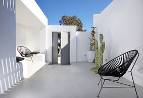 Eolia Kamari Villa