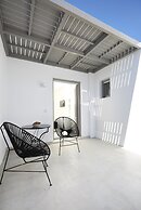 Eolia Kamari Villa